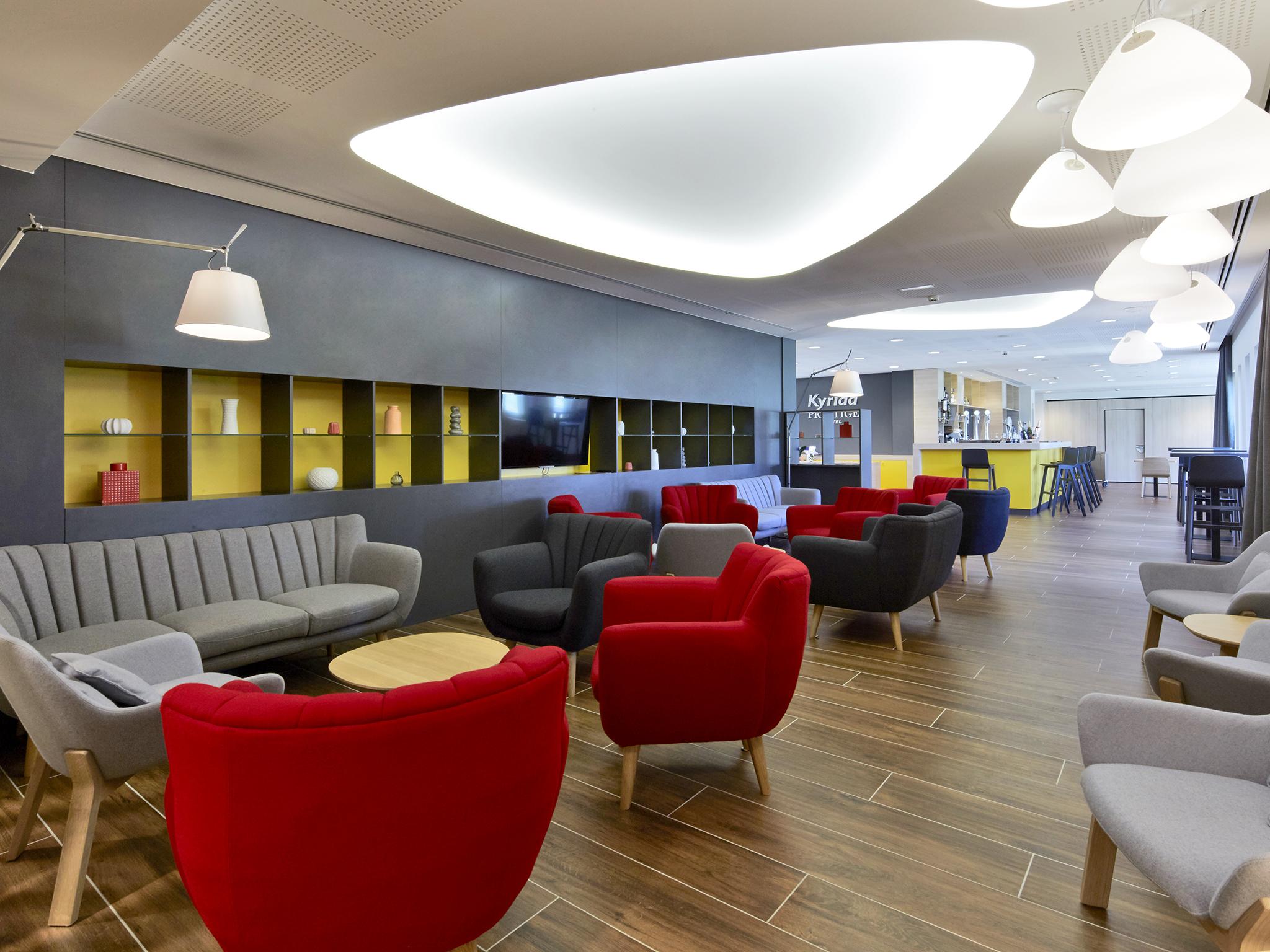 Kyriad Prestige Pau - Palais Des Sports Zewnętrze zdjęcie