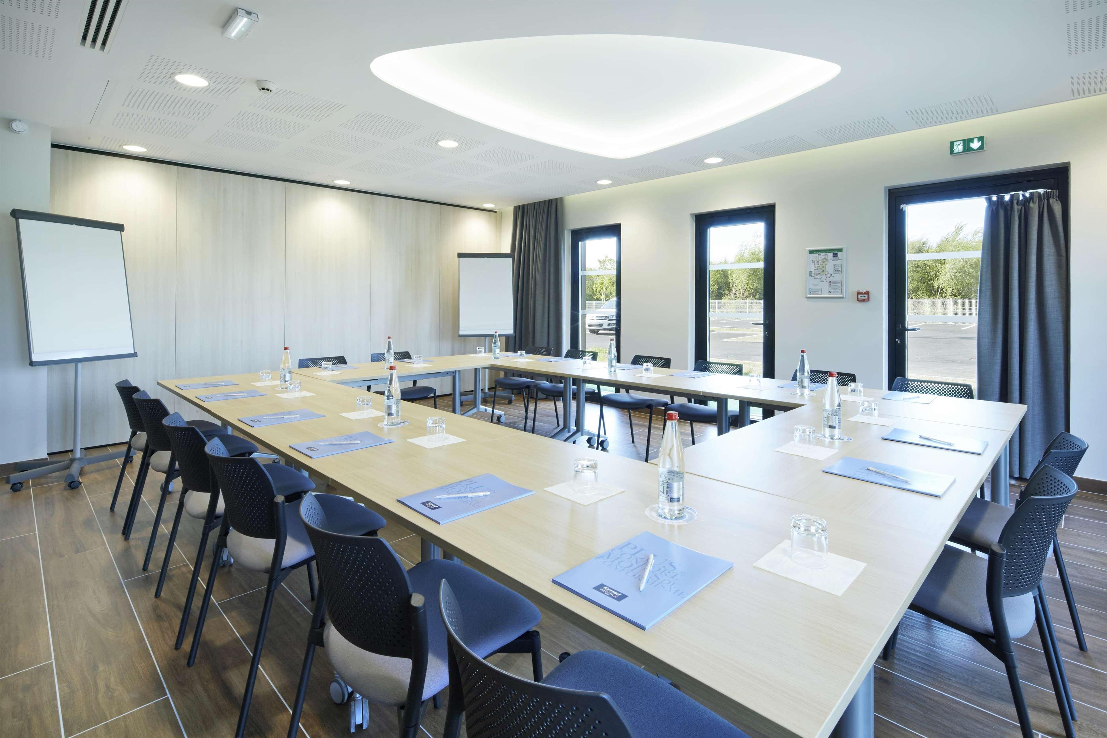 Kyriad Prestige Pau - Palais Des Sports Zewnętrze zdjęcie
