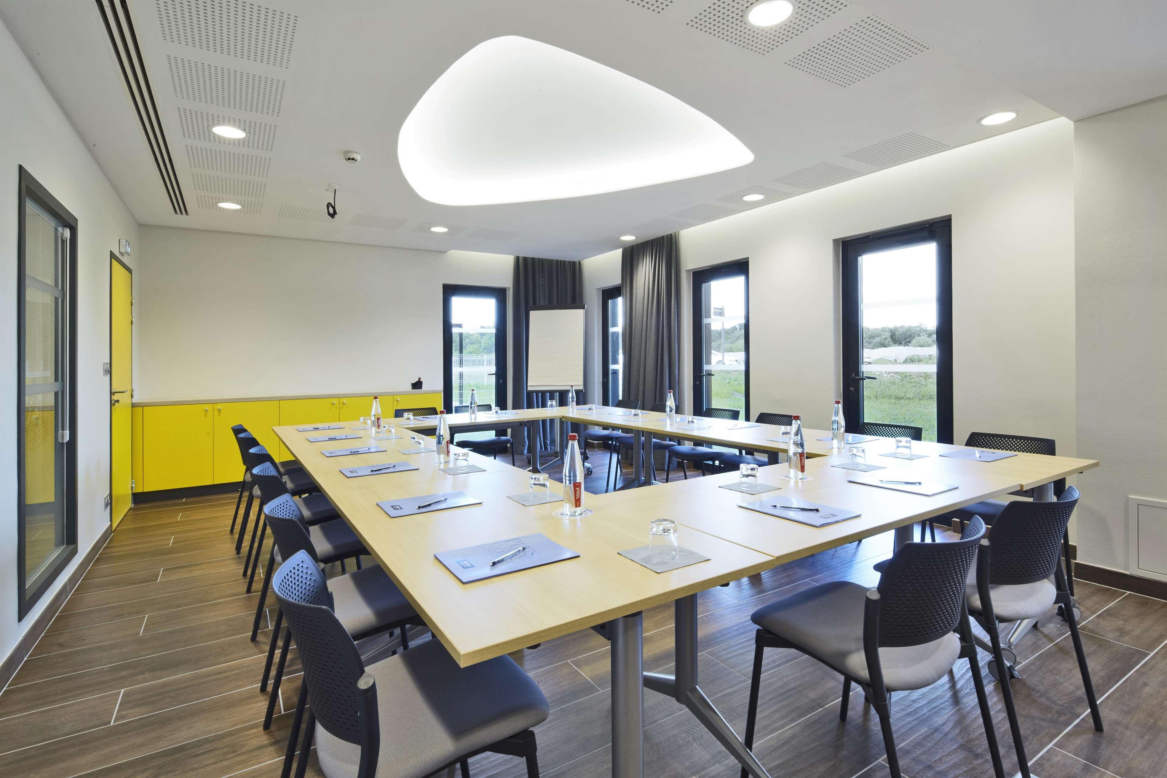 Kyriad Prestige Pau - Palais Des Sports Zewnętrze zdjęcie