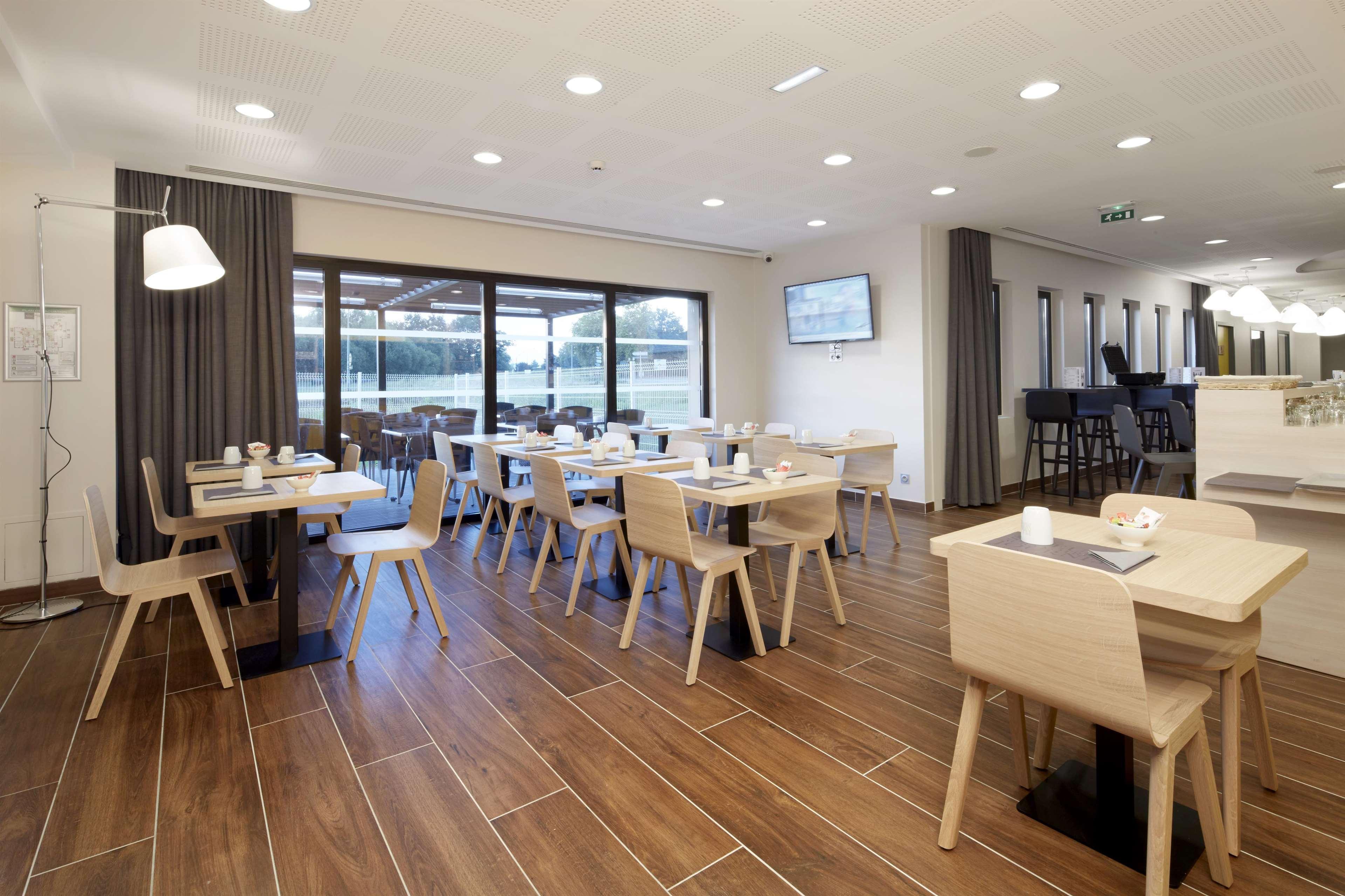 Kyriad Prestige Pau - Palais Des Sports Zewnętrze zdjęcie