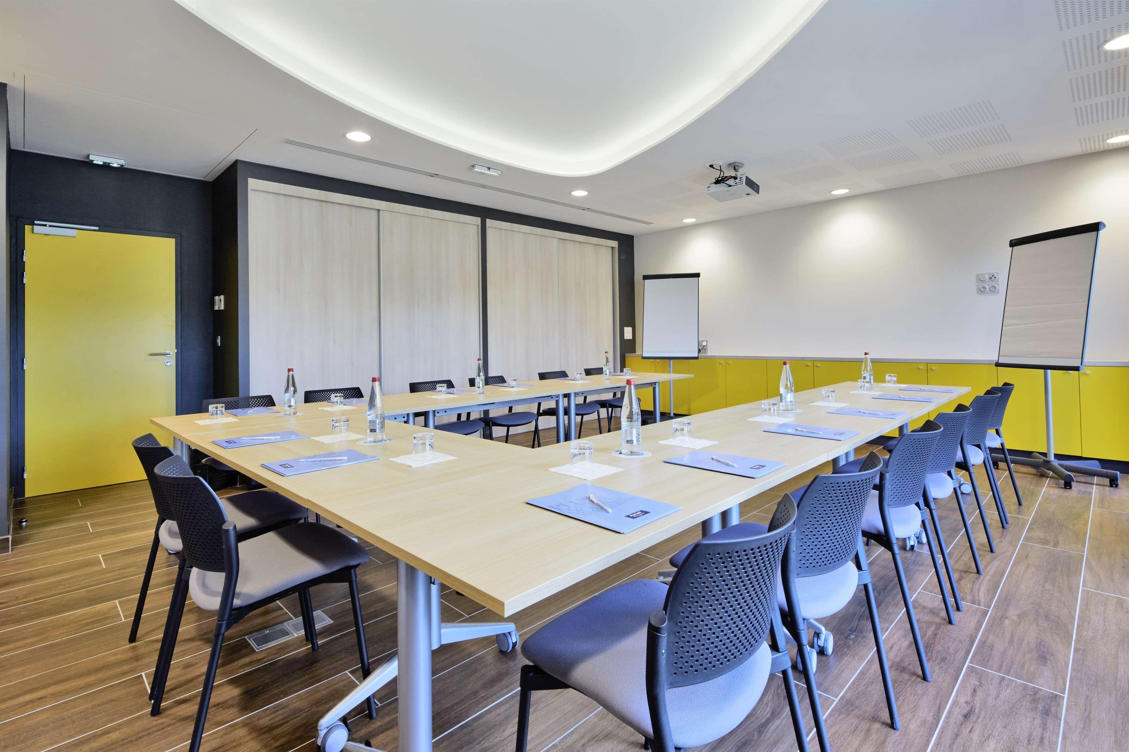 Kyriad Prestige Pau - Palais Des Sports Zewnętrze zdjęcie